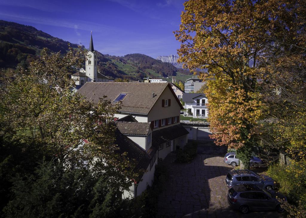 Spring Inn Flums Bagian luar foto